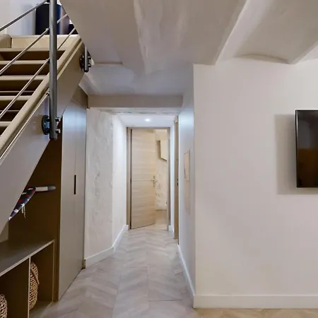 Bluestay 51 - Superb In Paris